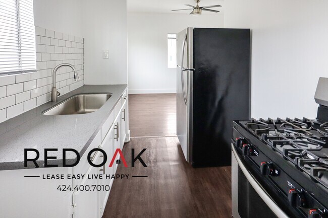 Foto del edificio - 290 Loma Dr