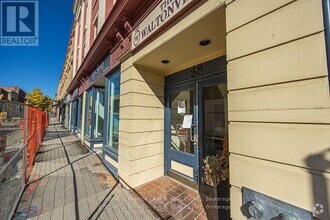 Building Photo - 38-338 Walton St