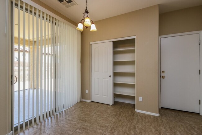 Foto del edificio - 3297 E Ivanhoe St