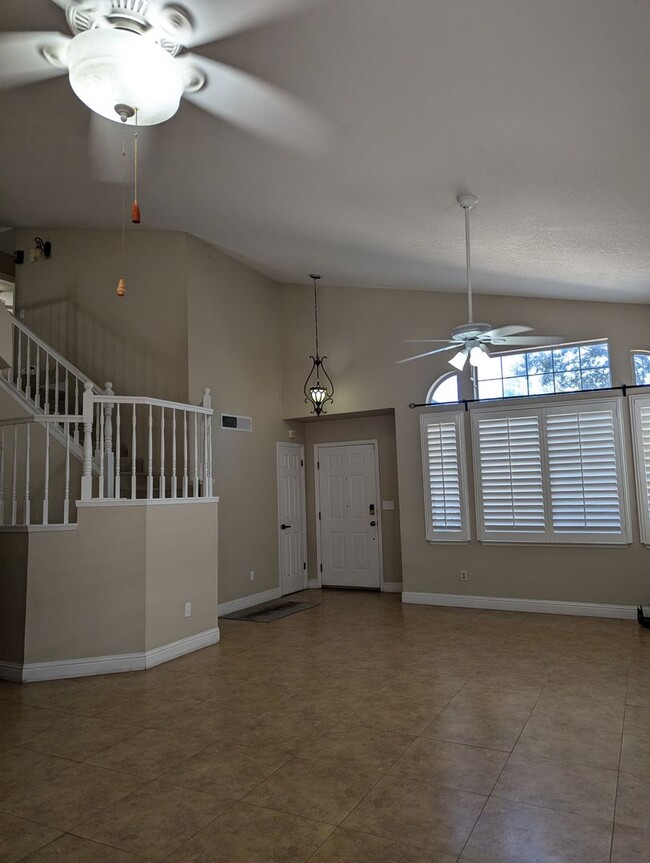 Foto del edificio - Beautiful 4/3 House for Rent. Amenities Ga...