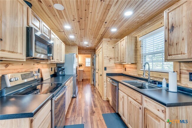 Foto del edificio - 26822 Blue Cove Rd