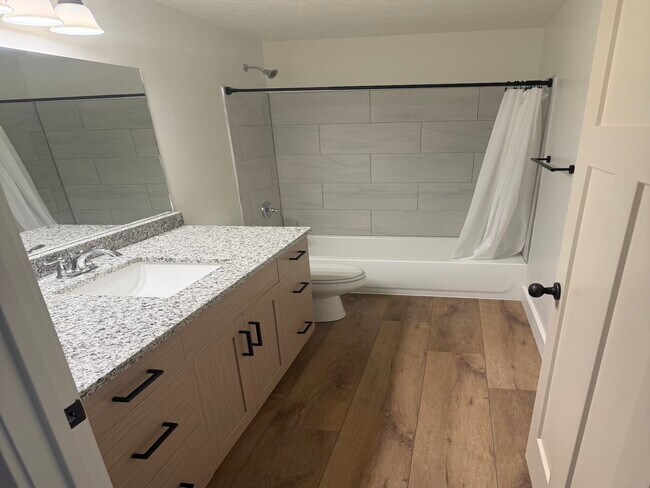 Baño 1 - 1322 E 750 S