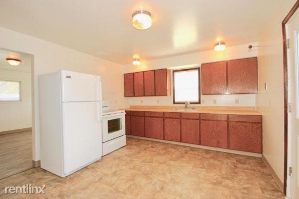 Building Photo - 2 br, 1 bath House - 1500 Tremper Drive
