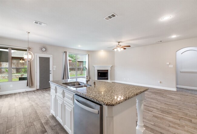 Foto del edificio - 16333 Amistad Ave