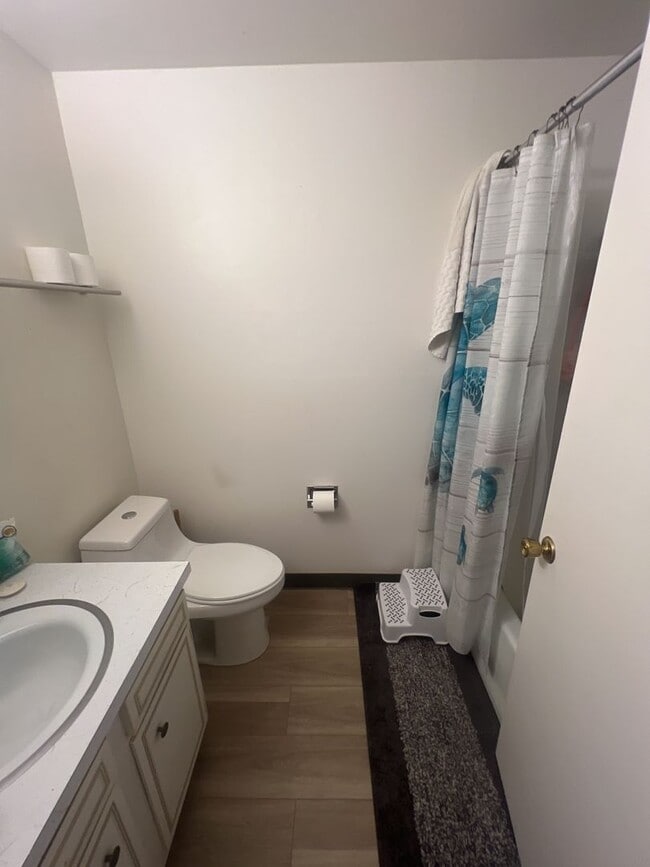 Building Photo - 2217-2217 Foothills Ct