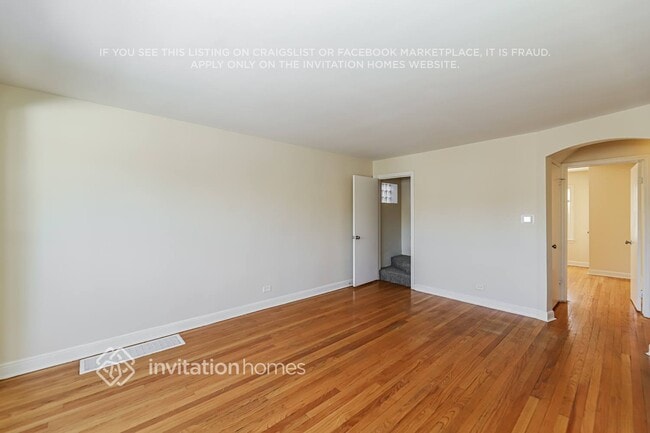 Building Photo - 8035 S Richmond St