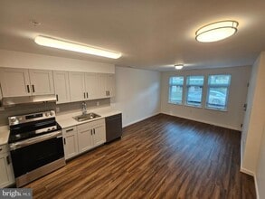 Building Photo - 200 Hamilton Ave