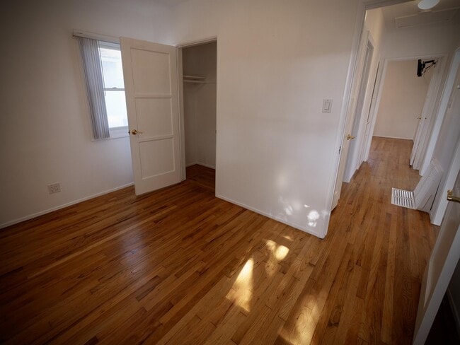Building Photo - 15425 Parron Ave