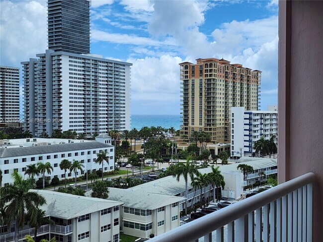 Foto del edificio - 3161 S Ocean Dr