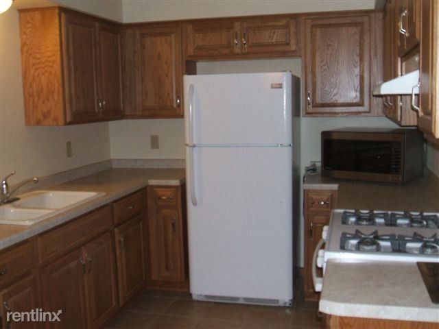 Foto del edificio - 4812 N 104th St