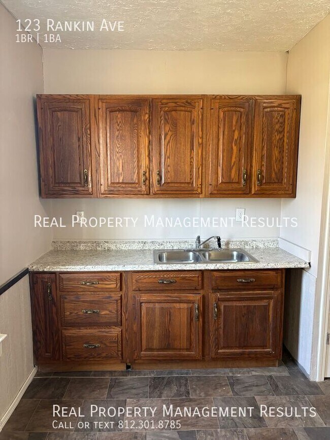 Foto del edificio - 123 Rankin Ave