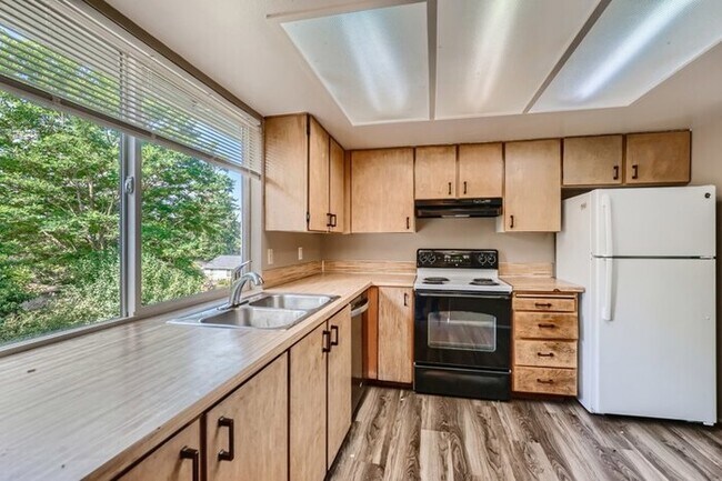Building Photo - 2205 S 283Rd Street S, Federal Way, WA, 98003