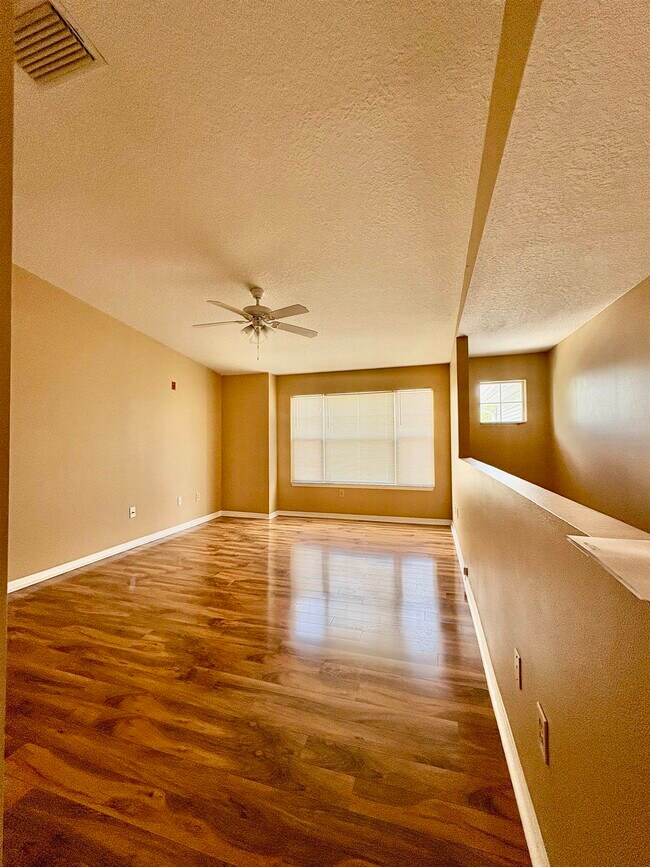 Foto del edificio - 15207 Harbour Vista Cir