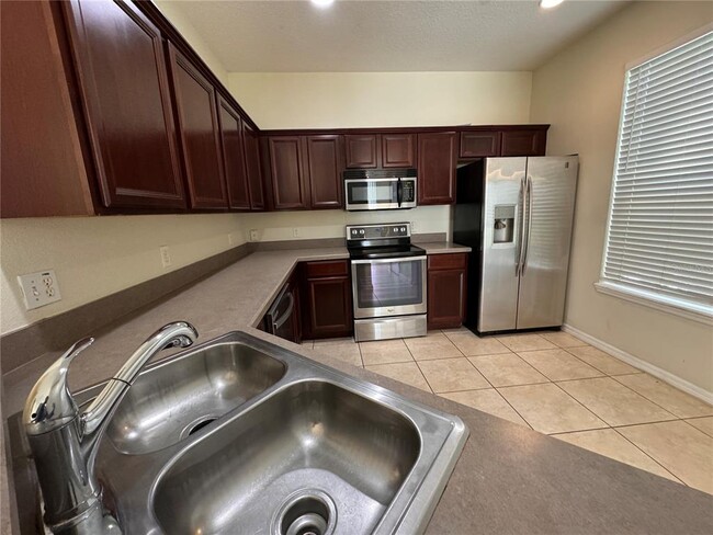 Building Photo - 6504 S Goldenrod Rd