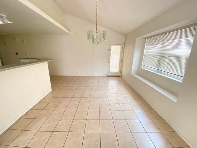 Building Photo - 3325 Chickasaw Dr