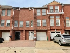 Building Photo - 3238 S Smedley St