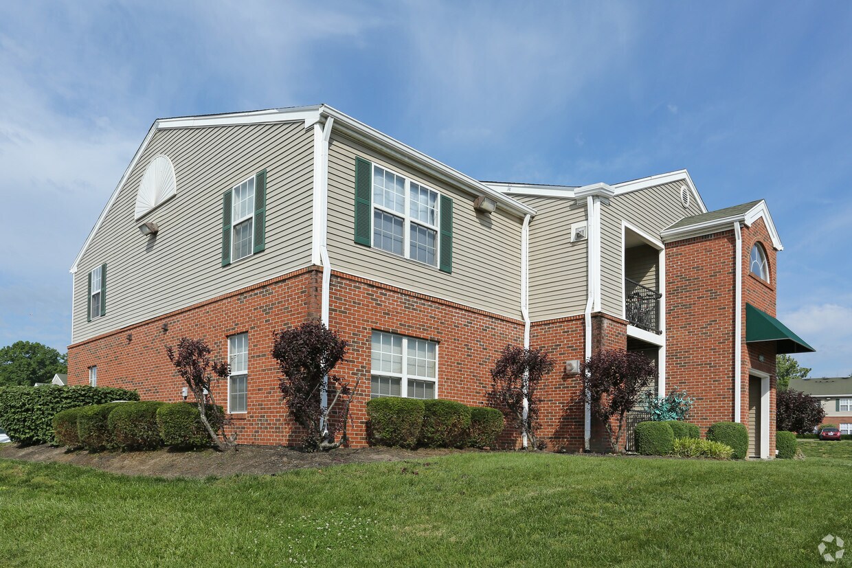 Armstrong Farm Apartments Jeffersonville, IN