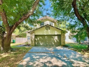 Building Photo - 16200 Parkway Dr