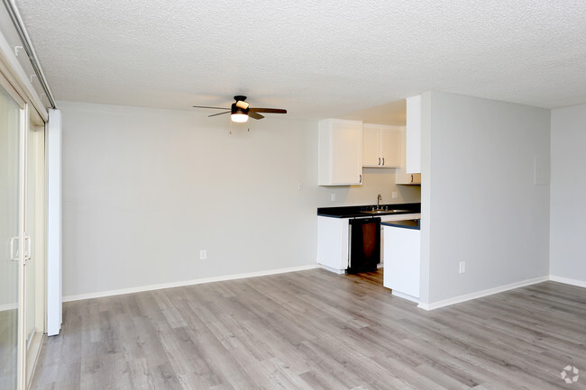 2HAB 1BA-980 ft² - The Huntington Apartments