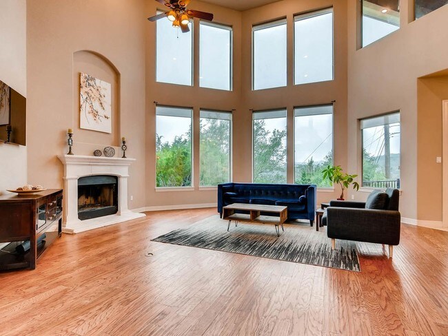 Foto del edificio - 5001 McIntyre Cir