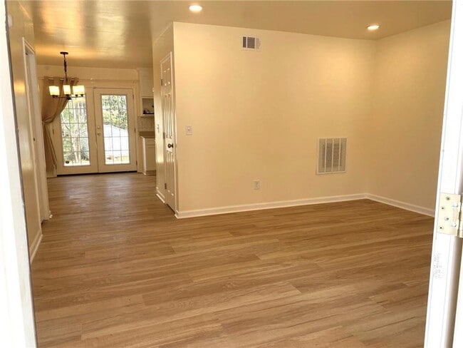 Foto del edificio - 2264 Salt Springs Pl