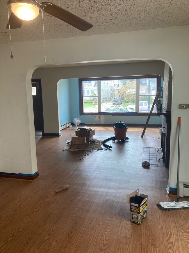 Building Photo - 165 Colvin Ave