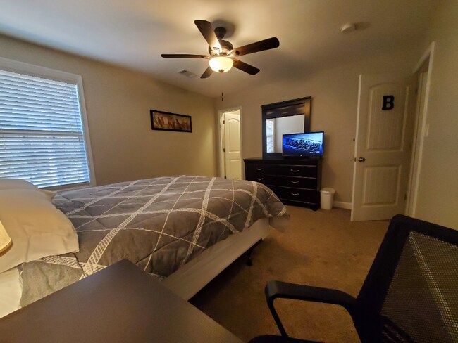 Foto del edificio - 200 Great Oak Way