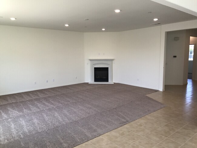 Foto del edificio - 5 bed home in RiverBend community, Eastval...