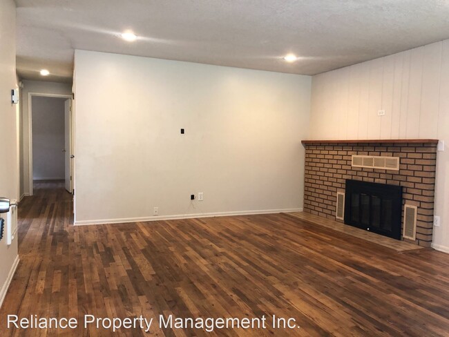 Building Photo - 3 br, 1 bath House - 16671 Lake Forest Blvd.