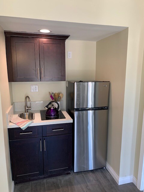 Kitchen - 629 Prescott St