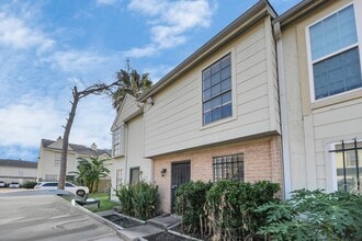 Building Photo - 12667 Windsor Village Dr