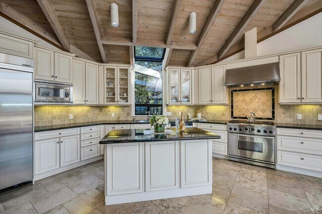 Foto del edificio - 522 Meadowood Ln