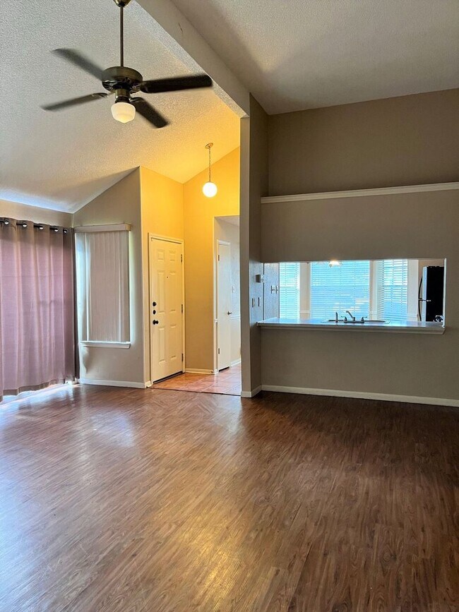Foto del edificio - 3830 Candlestone Dr