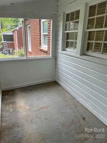 Building Photo - 1006 Wood St