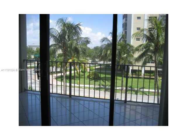 Building Photo - 575 Crandon Blvd