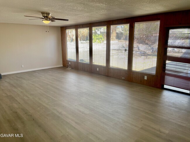 Foto del edificio - 3171 Milton Dr