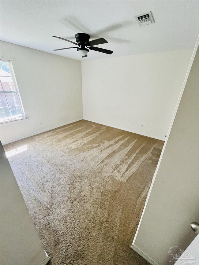 Building Photo - 2061 Pin High Dr