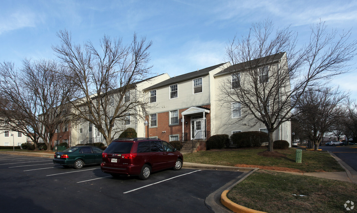 Primary Photo - Hickory Hill Apartments