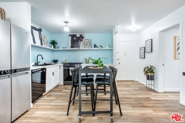 Foto del edificio - 9950 Durant Dr