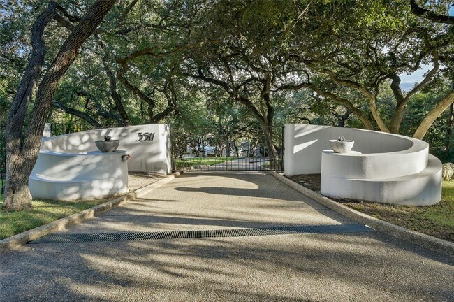 Foto del edificio - 3511 Westlake Dr