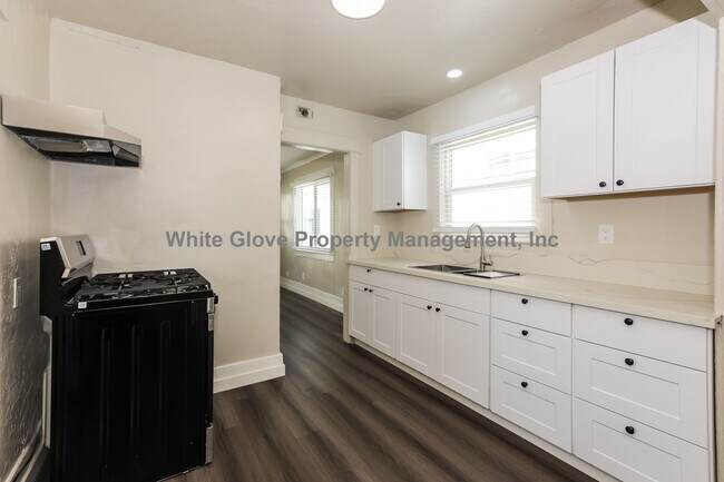 Building Photo - 740 E La Habra Blvd