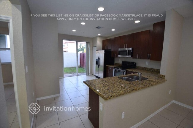 Building Photo - 4025 SW 149th Ct