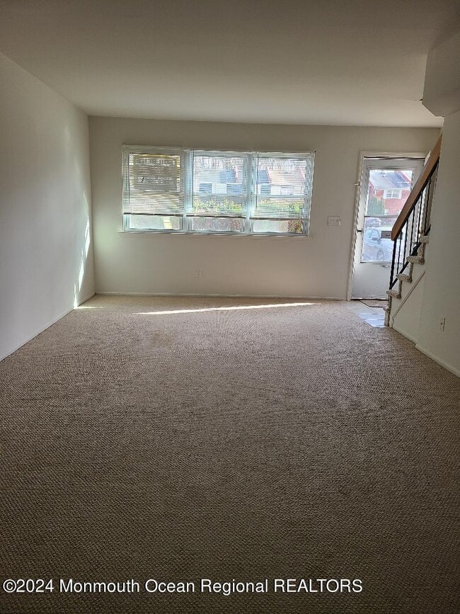 Building Photo - 68 Briar Mills Dr
