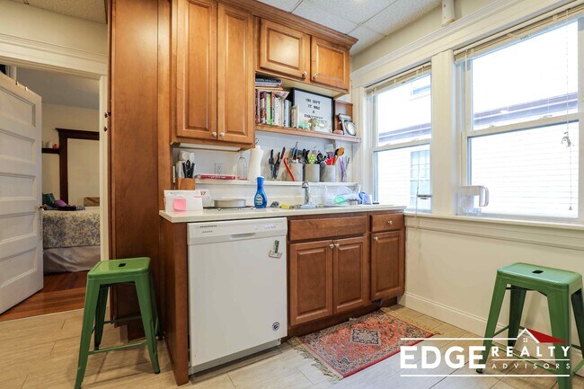 Foto del edificio - 60 Oak Square Ave