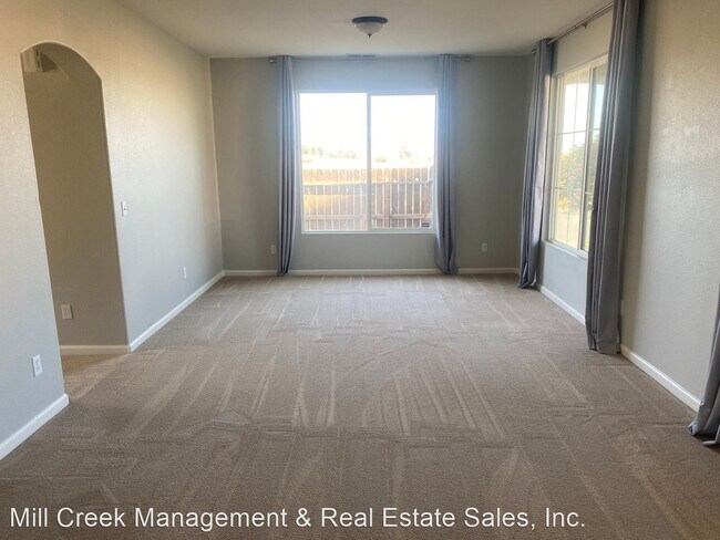 Foto del edificio - 5 br, 3 bath House - 2297 Independence Place