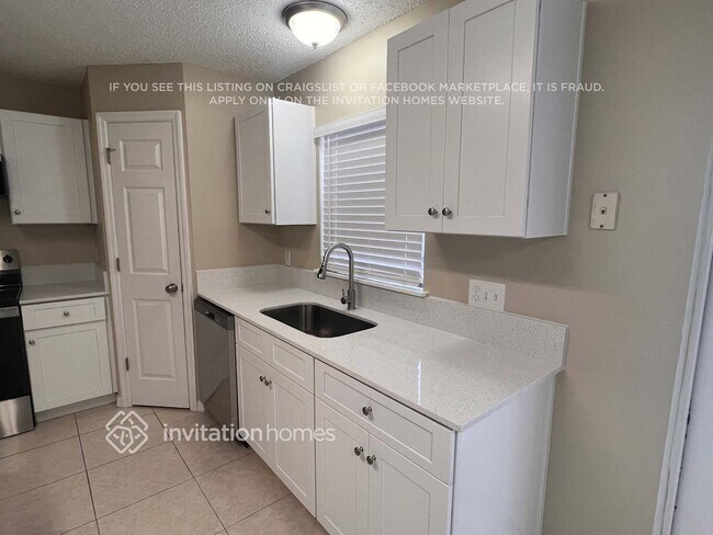 Building Photo - 3931 Stonefield Dr