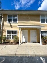Building Photo - 2636 SW 35th Pl