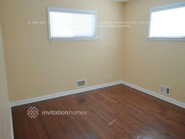 Building Photo - 303 Leonard Ln