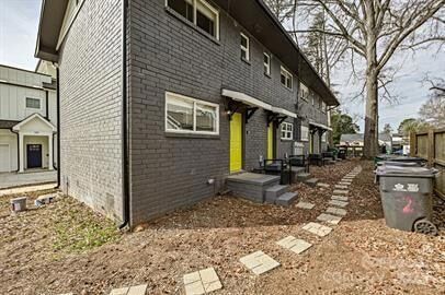 Foto del edificio - 215 S Gardner Ave