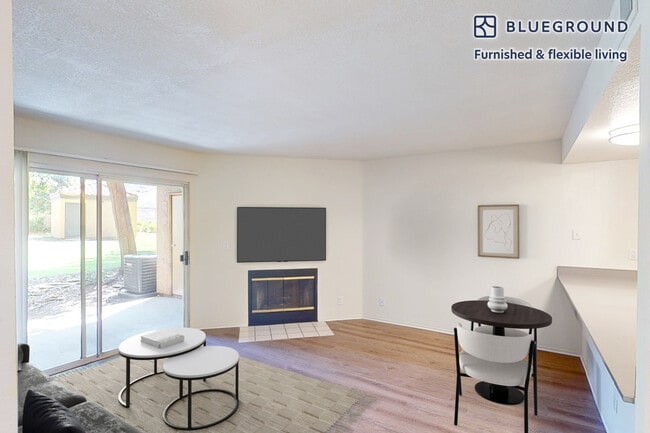 Building Photo - 400 Appian Way